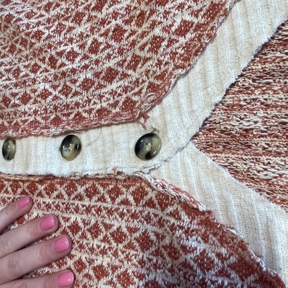 Buckle Gilded Intent Raw edge button down cardigan
Ribbed trim - Picture 11 of 13